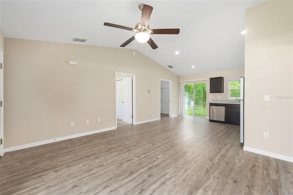 For Sale: $192,500 (3 beds, 2 baths, 1000 Square Feet)