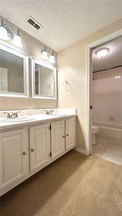 For Rent: $2,200 (3 beds, 2 baths, 1369 Square Feet)