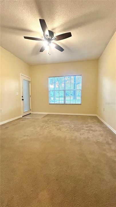 For Rent: $2,200 (3 beds, 2 baths, 1369 Square Feet)