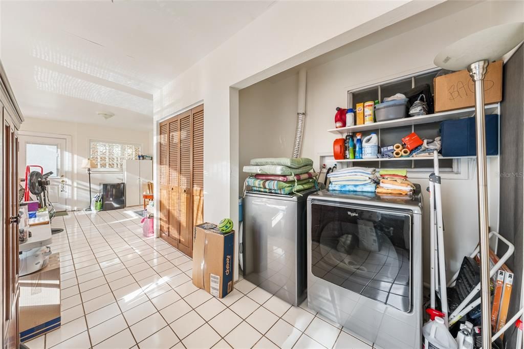 En Venta: $400,000 (4 camas, 2 baños, 1605 Pies cuadrados)