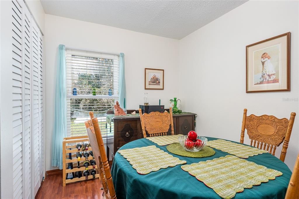 En Venta: $400,000 (4 camas, 2 baños, 1605 Pies cuadrados)