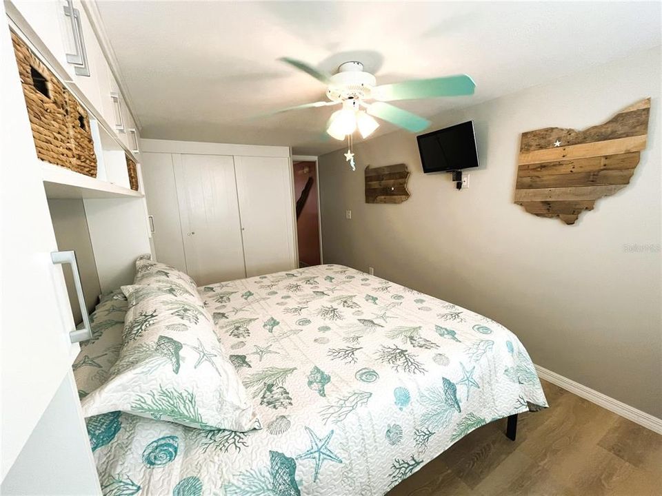 На продажу: $189,000 (2 спален, 1 ванн, 711 Квадратных фут)