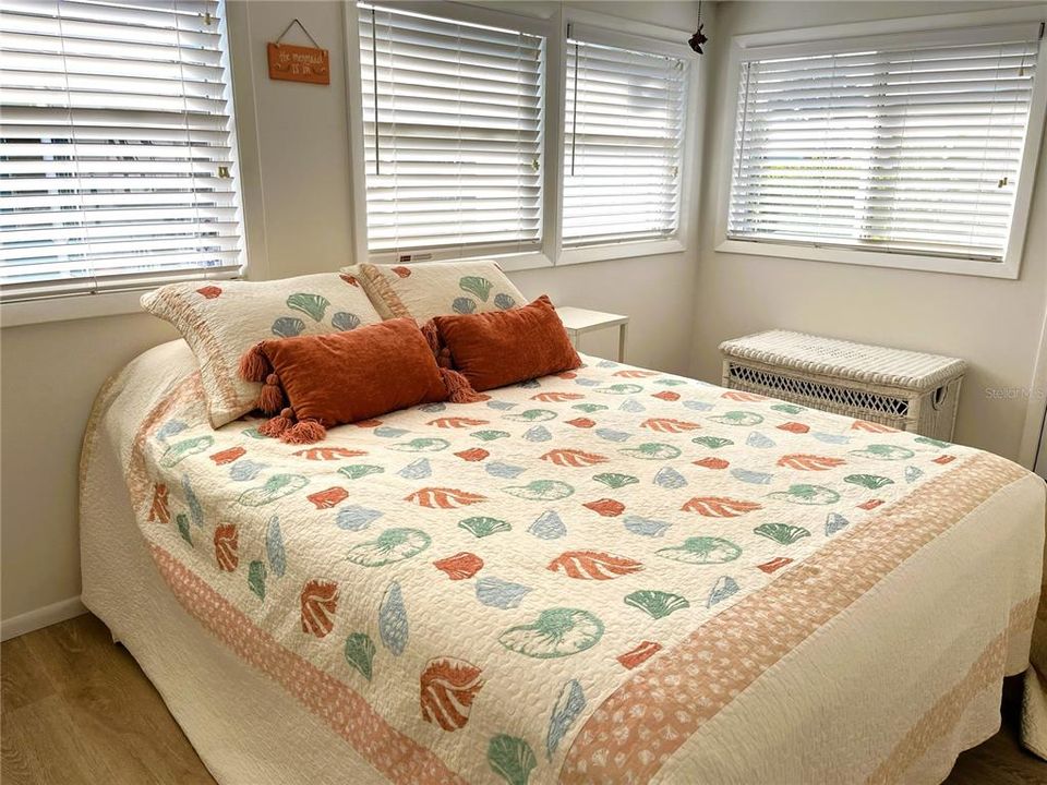 На продажу: $189,000 (2 спален, 1 ванн, 711 Квадратных фут)