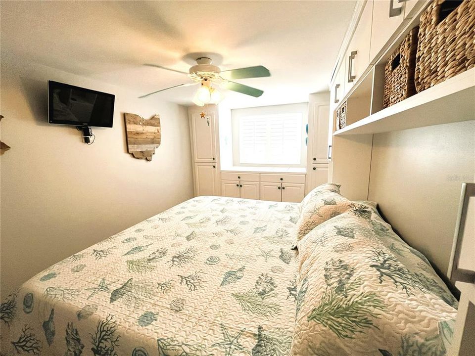 На продажу: $189,000 (2 спален, 1 ванн, 711 Квадратных фут)