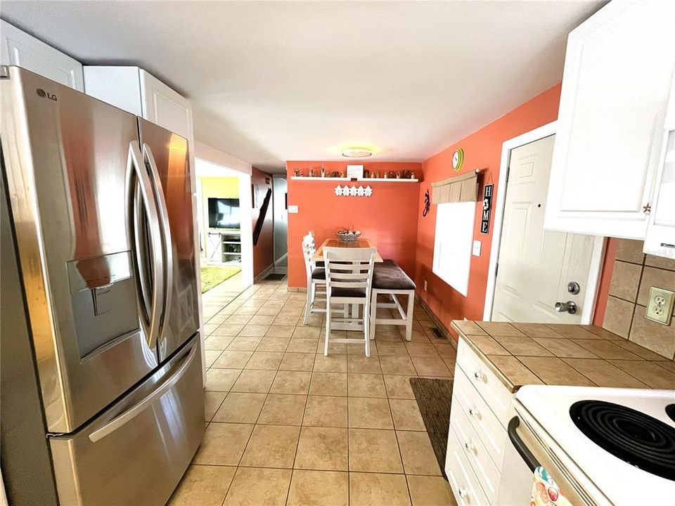 На продажу: $189,000 (2 спален, 1 ванн, 711 Квадратных фут)