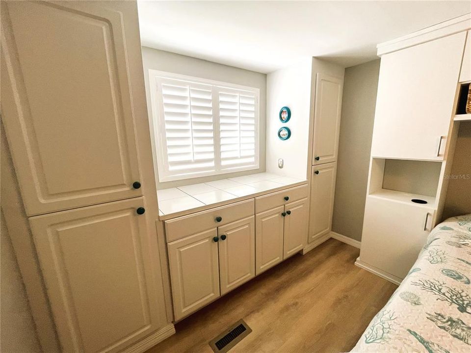 На продажу: $189,000 (2 спален, 1 ванн, 711 Квадратных фут)