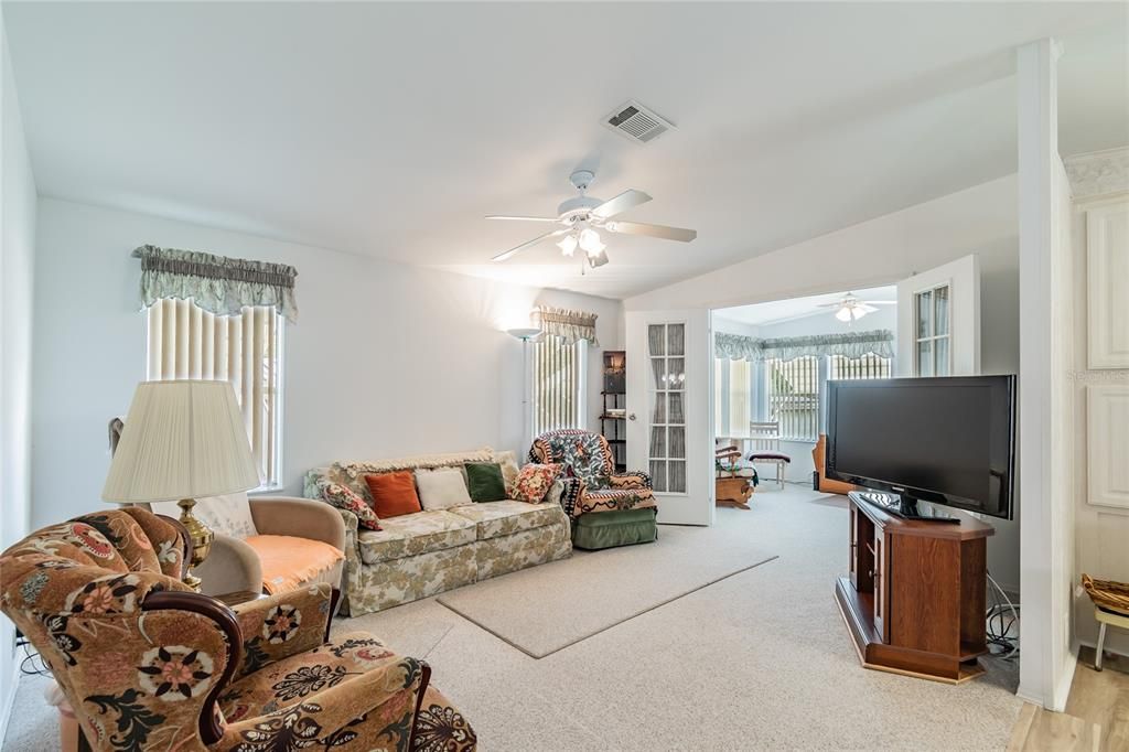 For Sale: $179,000 (2 beds, 2 baths, 1164 Square Feet)