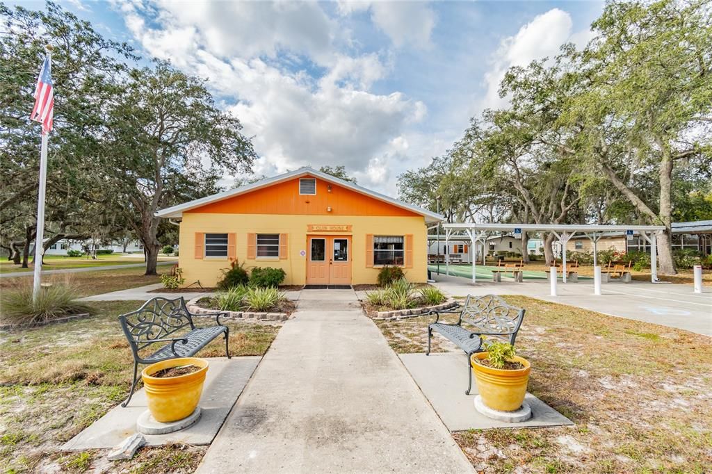 For Sale: $179,000 (2 beds, 2 baths, 1164 Square Feet)