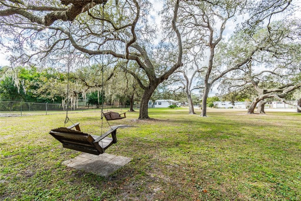 For Sale: $179,000 (2 beds, 2 baths, 1164 Square Feet)