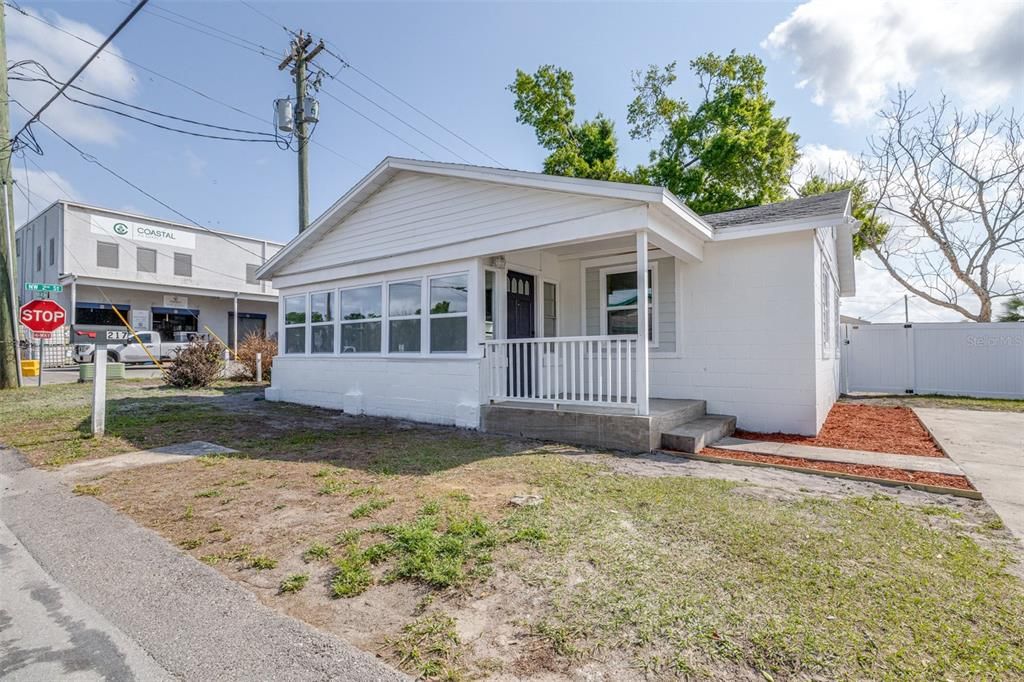 For Sale: $234,500 (3 beds, 2 baths, 1136 Square Feet)