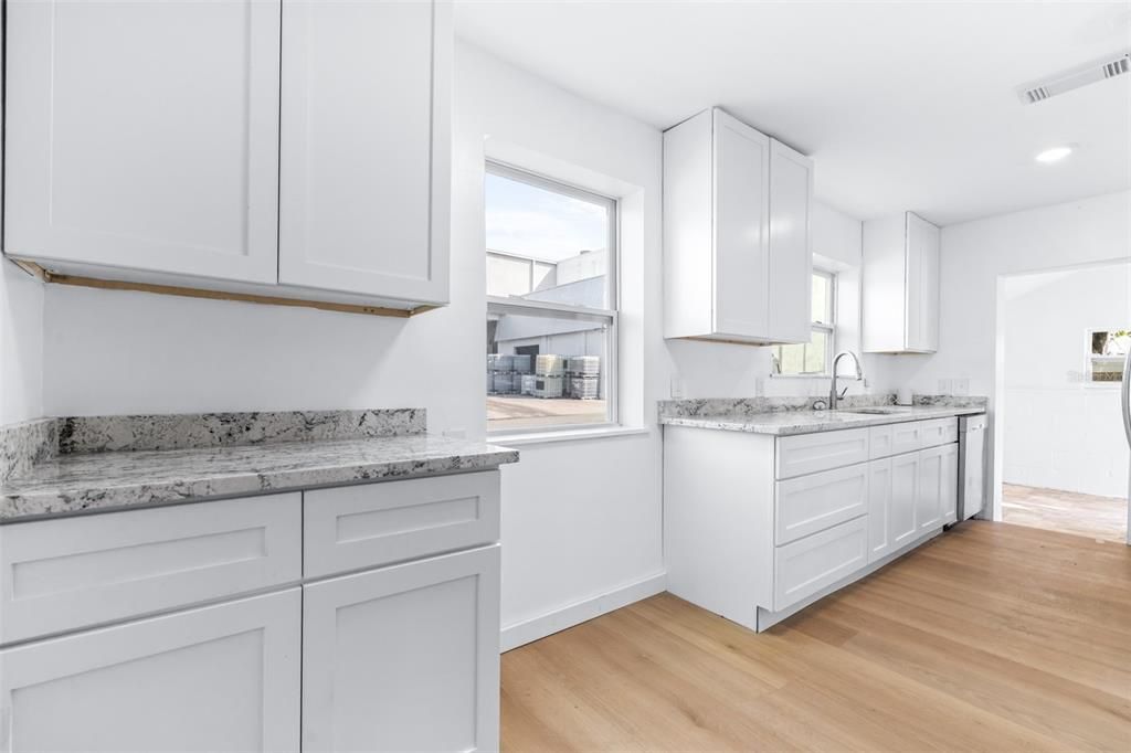 For Sale: $234,500 (3 beds, 2 baths, 1136 Square Feet)