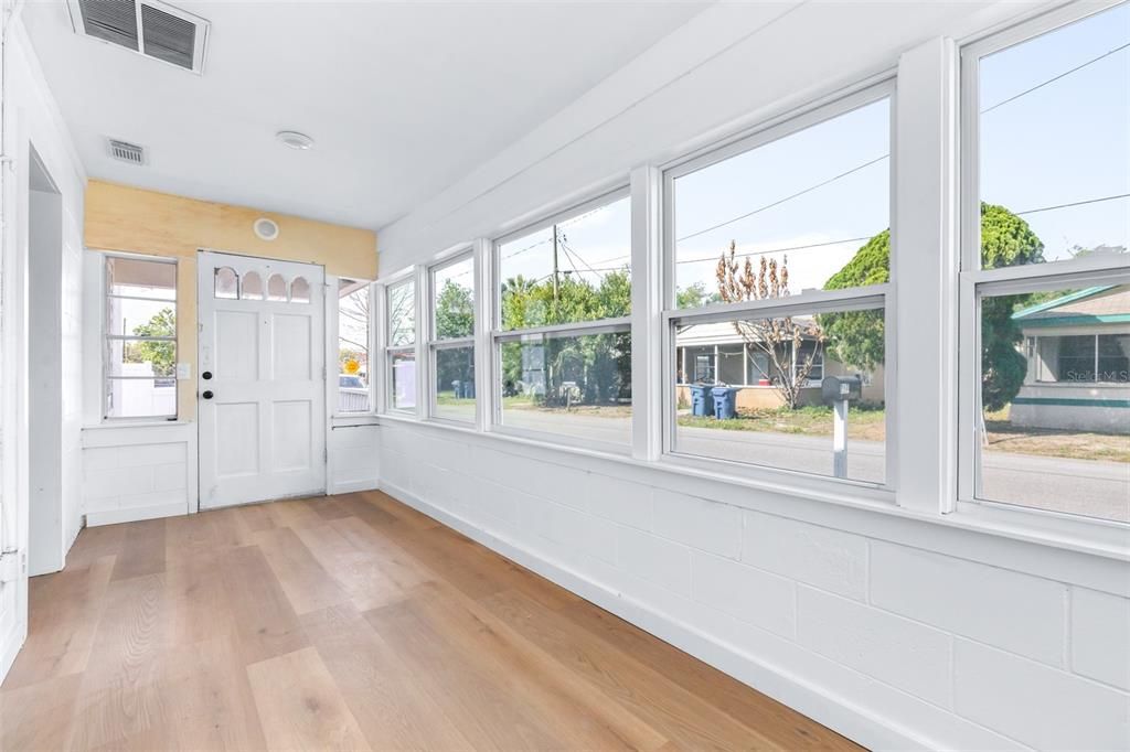 For Sale: $234,500 (3 beds, 2 baths, 1136 Square Feet)
