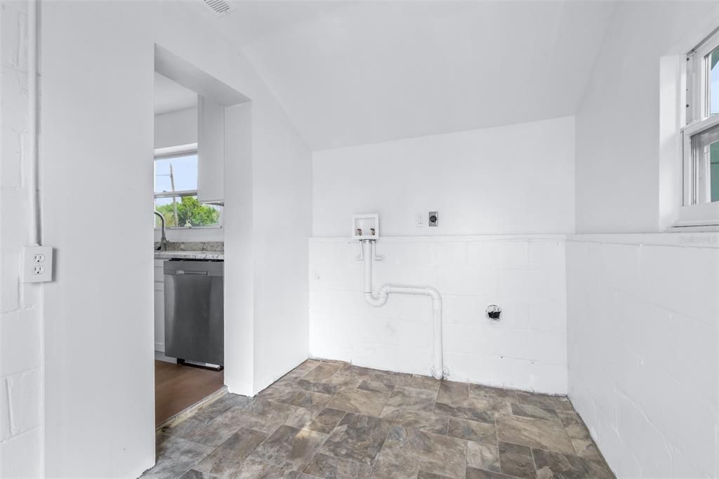 For Sale: $234,500 (3 beds, 2 baths, 1136 Square Feet)