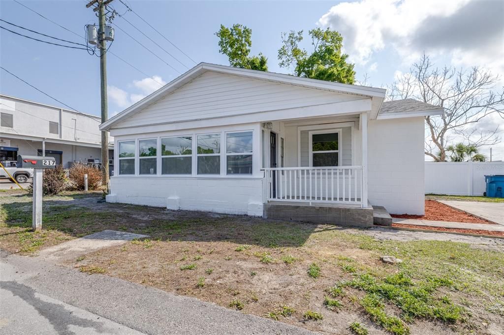 For Sale: $234,500 (3 beds, 2 baths, 1136 Square Feet)