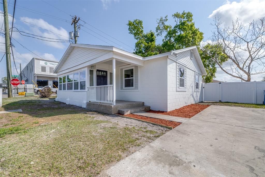 For Sale: $234,500 (3 beds, 2 baths, 1136 Square Feet)