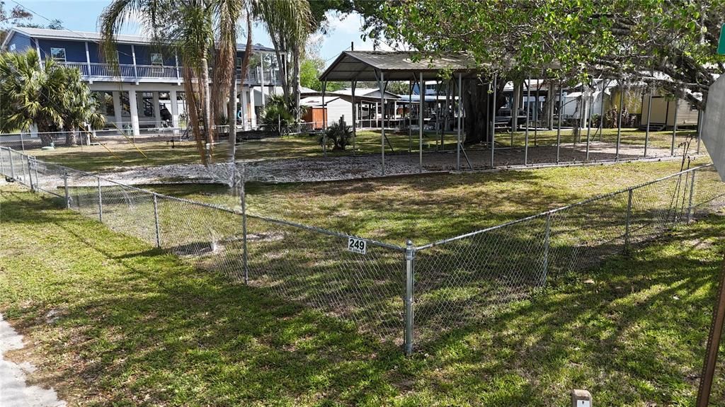 En Venta: $329,000 (0.40 acres)