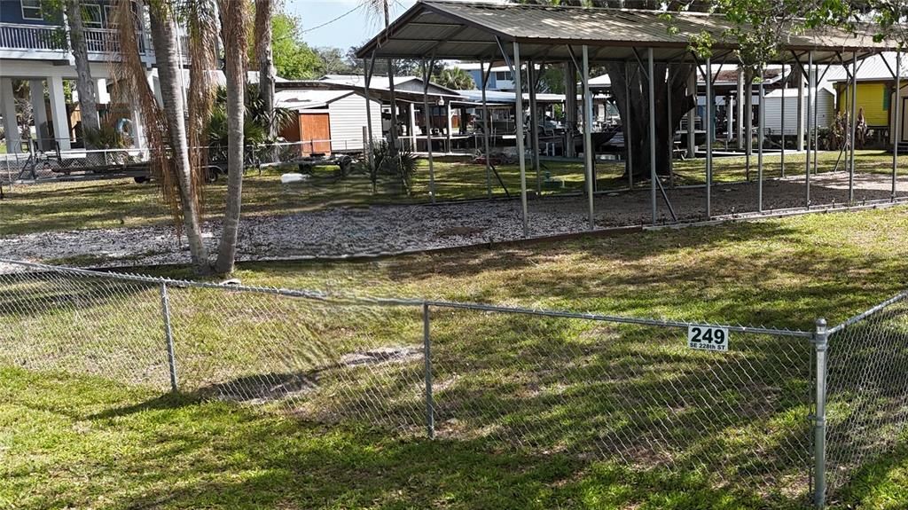 En Venta: $329,000 (0.40 acres)