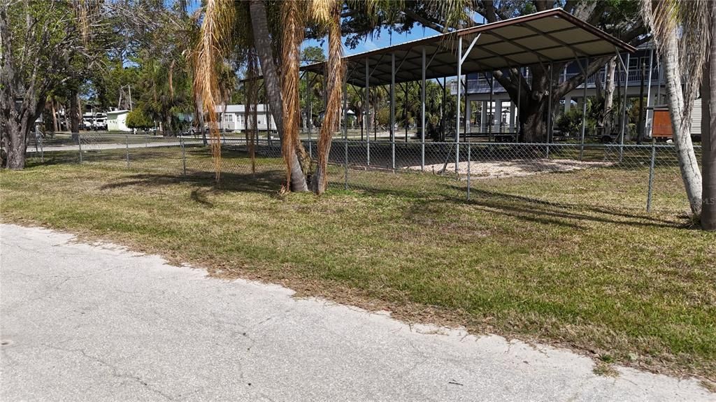 En Venta: $329,000 (0.40 acres)