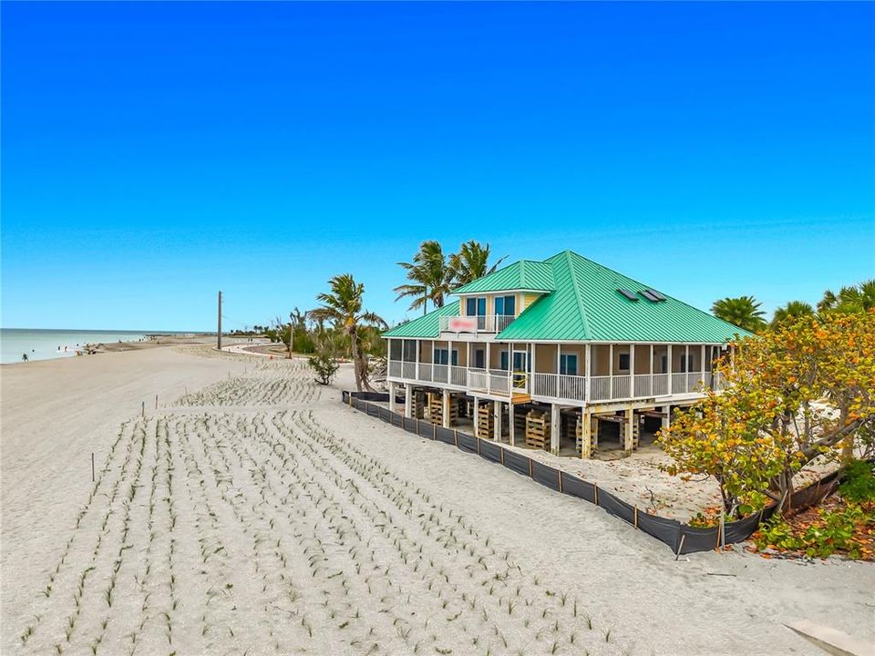 For Sale: $3,900,000 (4 beds, 4 baths, 2152 Square Feet)
