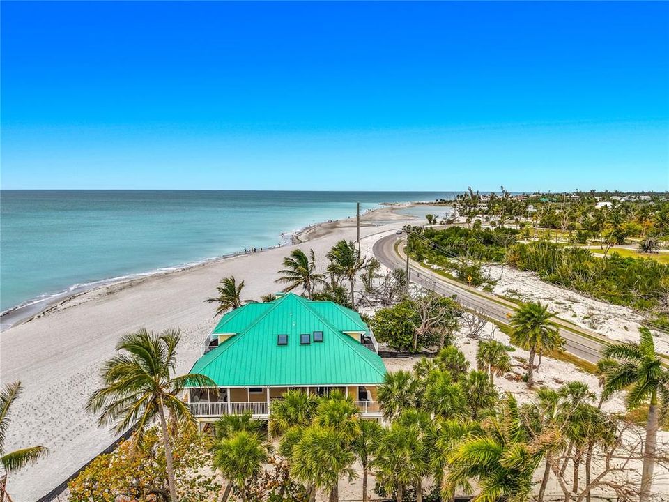 For Sale: $3,900,000 (4 beds, 4 baths, 2152 Square Feet)