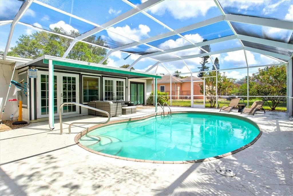 En Venta: $660,000 (3 camas, 3 baños, 1992 Pies cuadrados)