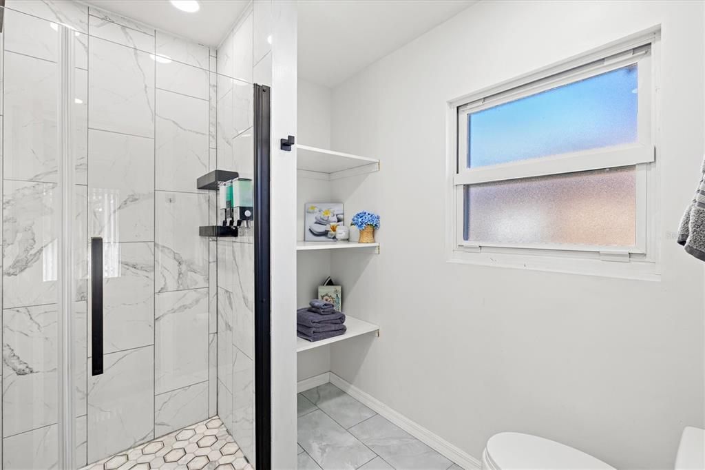 En Venta: $660,000 (3 camas, 3 baños, 1992 Pies cuadrados)