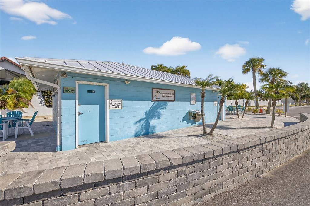 For Sale: $134,000 (1 beds, 1 baths, 715 Square Feet)