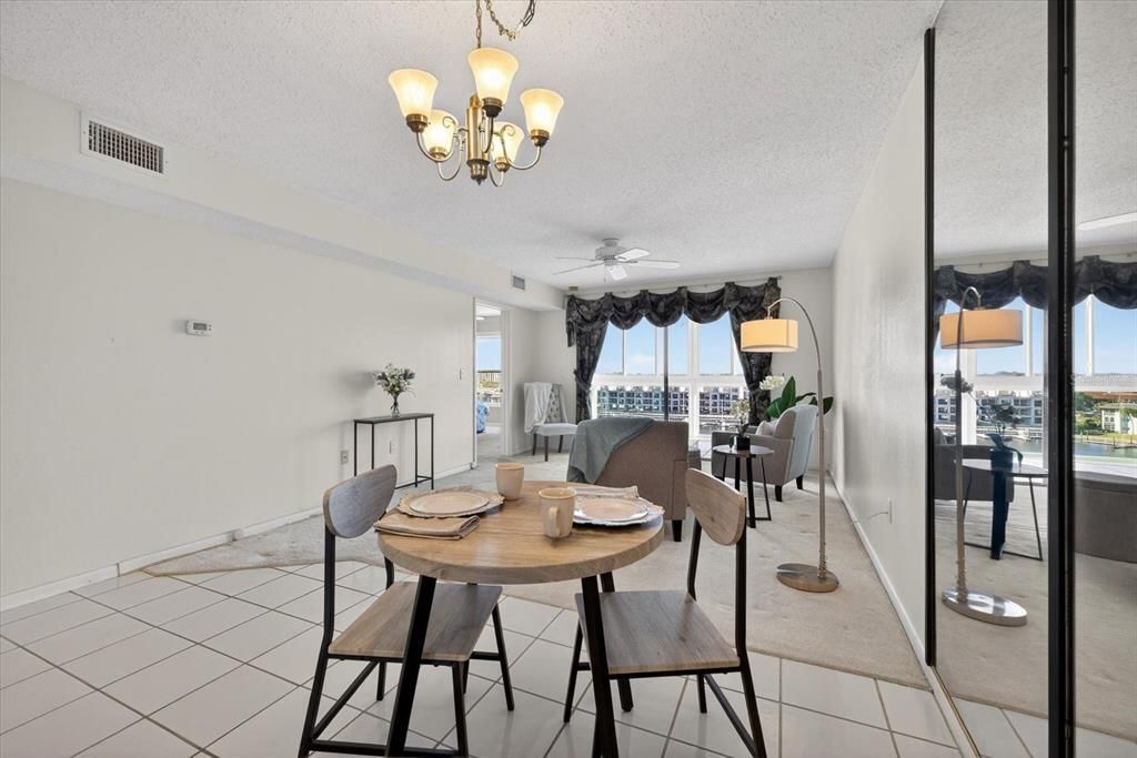 For Sale: $139,000 (1 beds, 1 baths, 715 Square Feet)