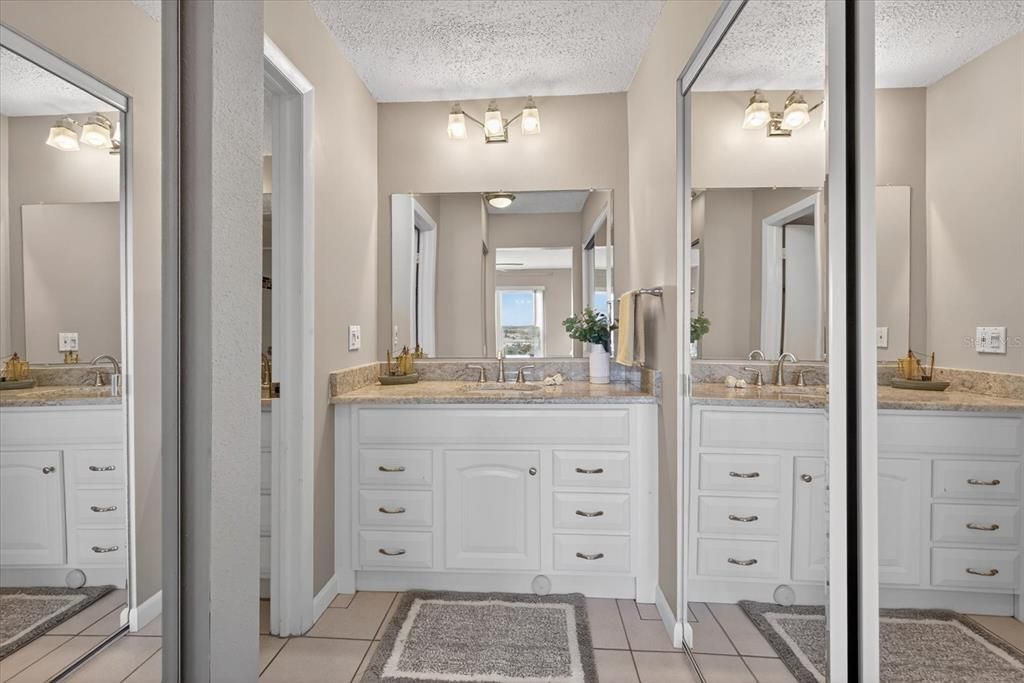 For Sale: $139,000 (1 beds, 1 baths, 715 Square Feet)