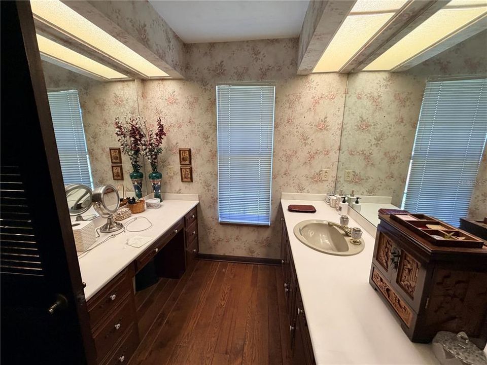 For Sale: $539,000 (4 beds, 3 baths, 3542 Square Feet)