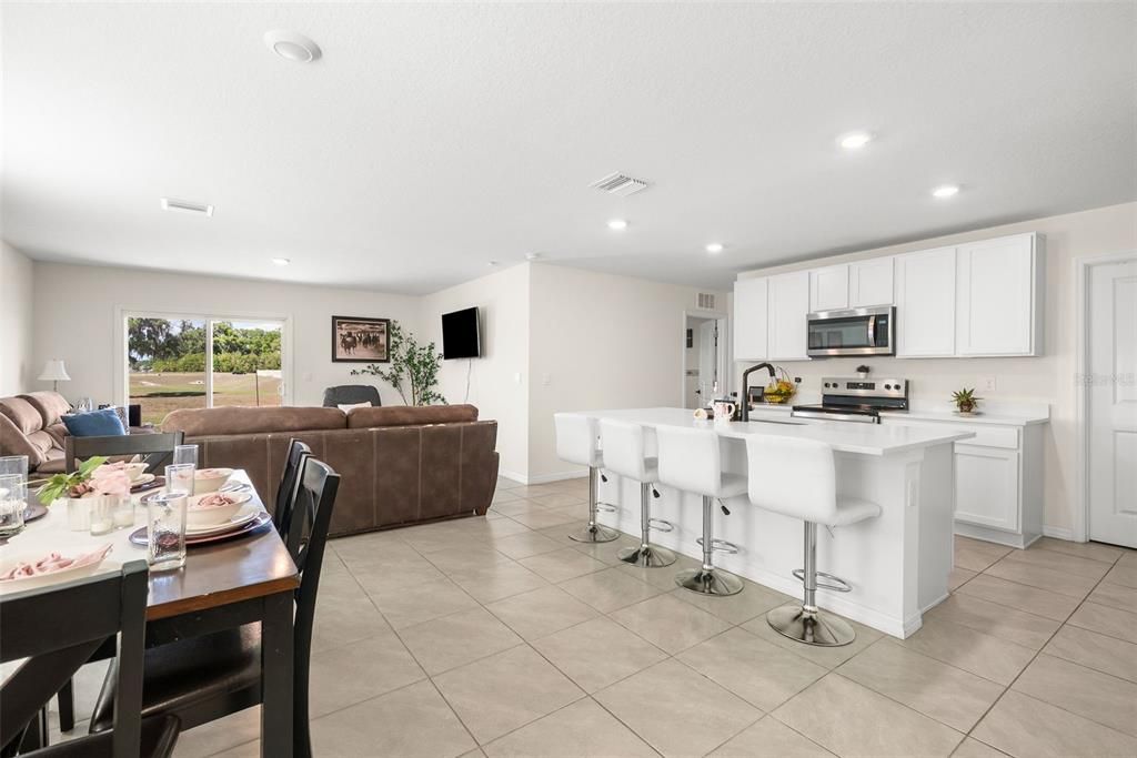 For Rent: $2,600 (5 beds, 3 baths, 2370 Square Feet)