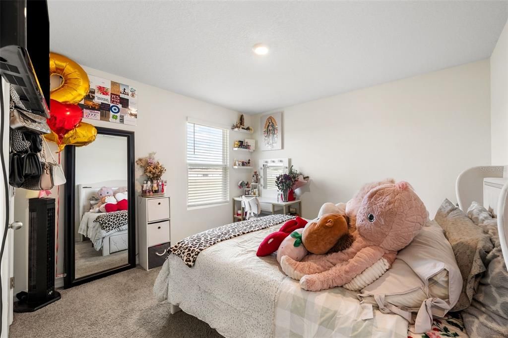 For Rent: $2,600 (5 beds, 3 baths, 2370 Square Feet)