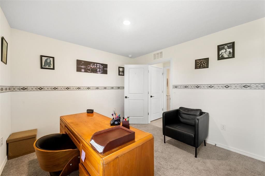 For Rent: $2,600 (5 beds, 3 baths, 2370 Square Feet)