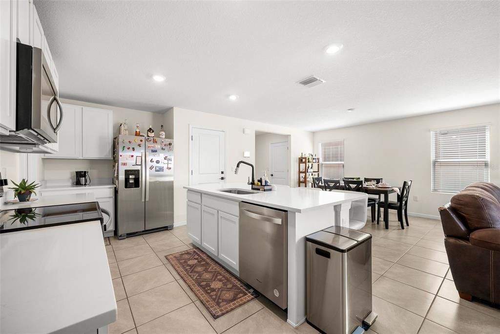 For Rent: $2,600 (5 beds, 3 baths, 2370 Square Feet)