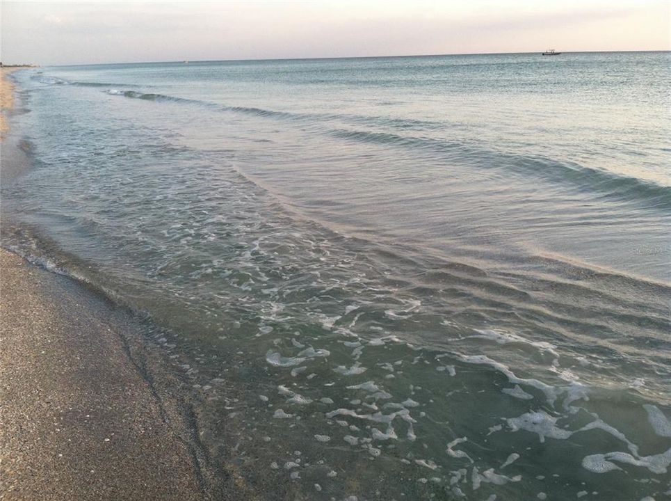 На продажу: $65,000 (0.38 acres)