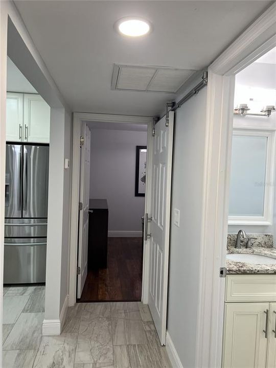 For Rent: $1,900 (2 beds, 1 baths, 756 Square Feet)