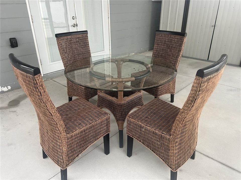 For Rent: $1,900 (2 beds, 1 baths, 756 Square Feet)
