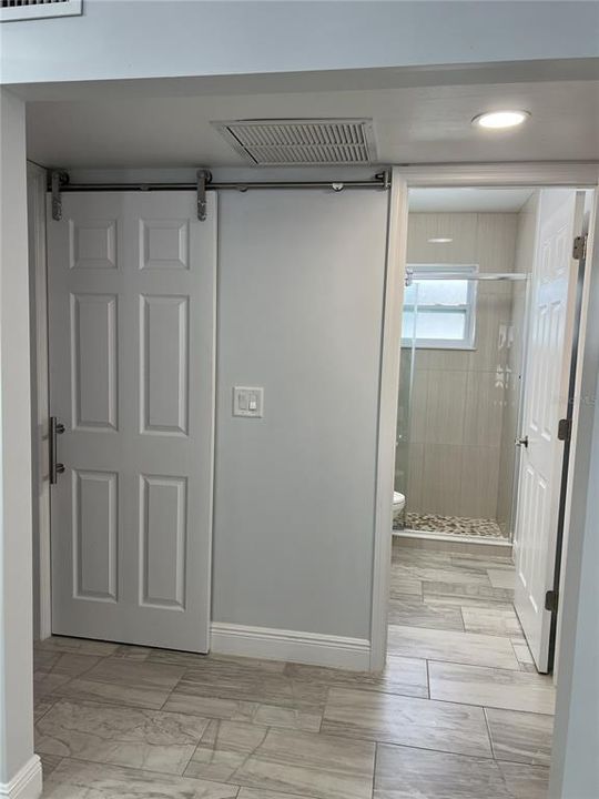 For Rent: $1,900 (2 beds, 1 baths, 756 Square Feet)