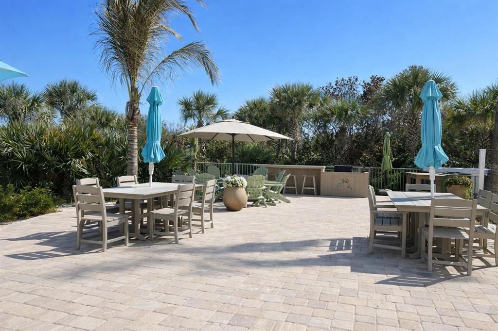 For Sale: $999,000 (3 beds, 3 baths, 2412 Square Feet)