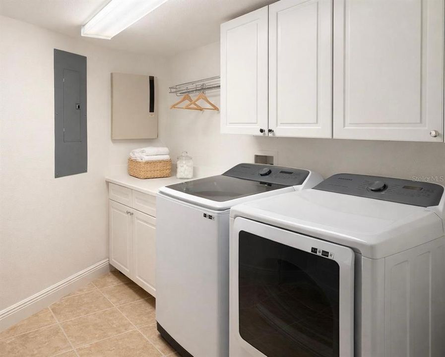 For Sale: $999,000 (3 beds, 3 baths, 2412 Square Feet)