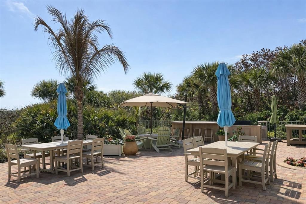 For Sale: $999,000 (3 beds, 3 baths, 2412 Square Feet)