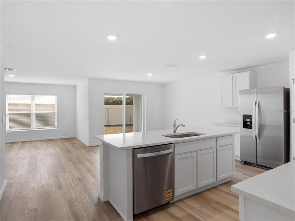 For Rent: $2,200 (4 beds, 2 baths, 1828 Square Feet)