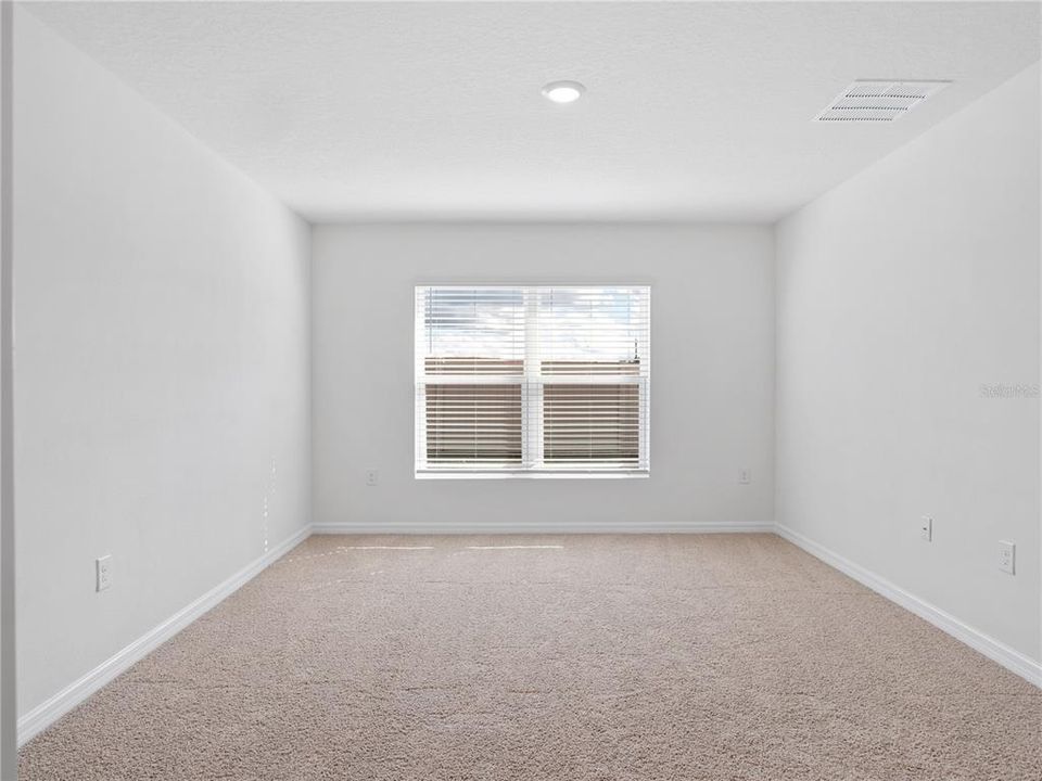 For Rent: $2,200 (4 beds, 2 baths, 1828 Square Feet)