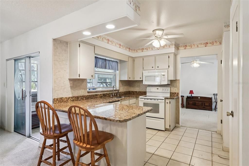 For Sale: $255,000 (2 beds, 2 baths, 1524 Square Feet)
