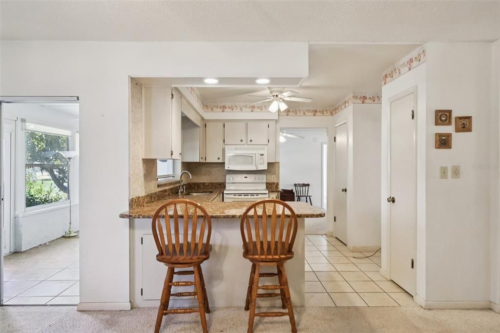 For Sale: $255,000 (2 beds, 2 baths, 1524 Square Feet)