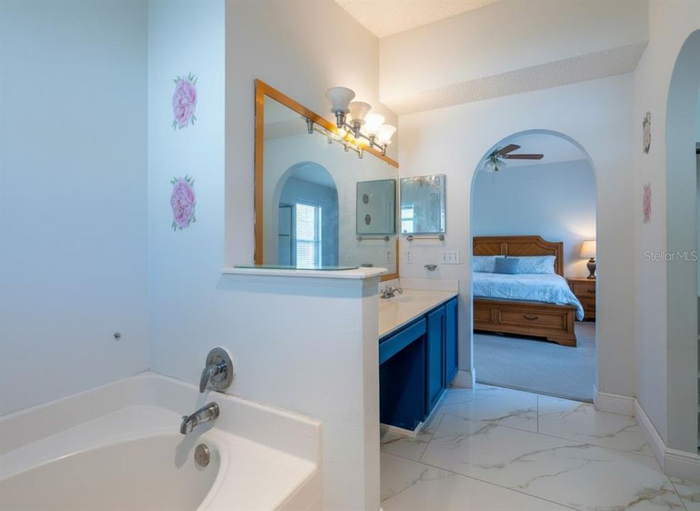 For Sale: $349,900 (3 beds, 2 baths, 1865 Square Feet)
