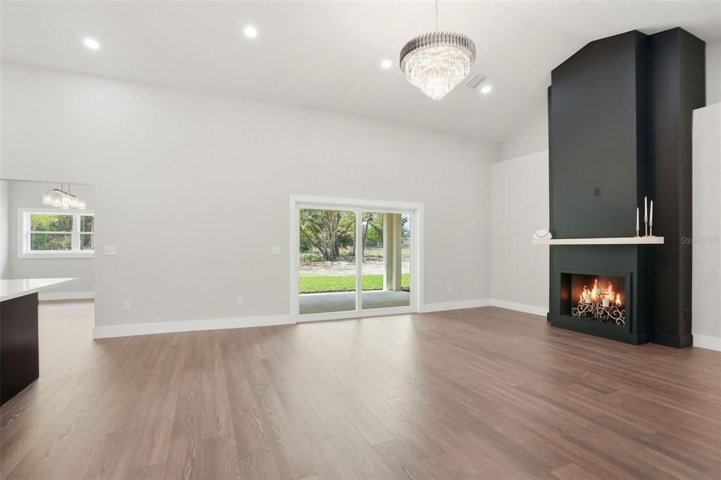 For Sale: $549,900 (3 beds, 2 baths, 2346 Square Feet)