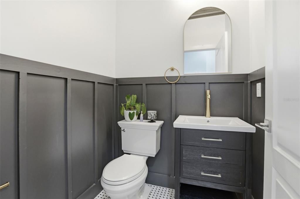 For Sale: $549,900 (3 beds, 2 baths, 2346 Square Feet)