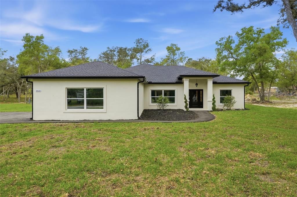 For Sale: $549,900 (3 beds, 2 baths, 2346 Square Feet)