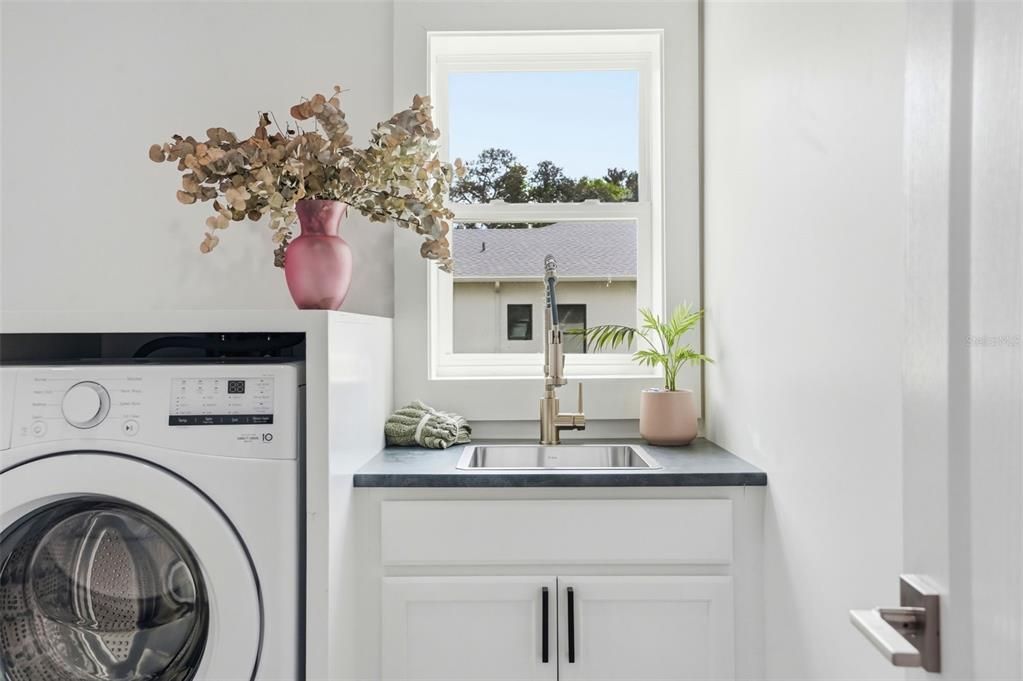 For Sale: $549,900 (3 beds, 2 baths, 2346 Square Feet)